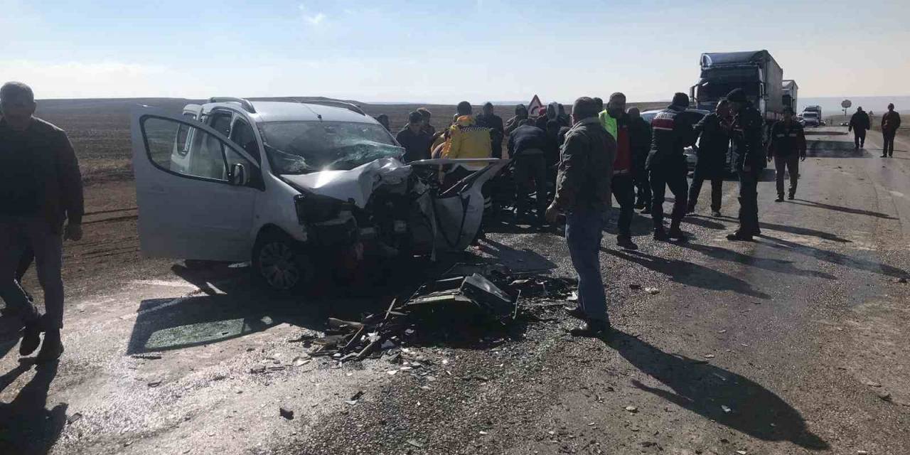 Kafa Kafaya Çarpıştılar: 1 Ölü, 1 Ağır Yaralı