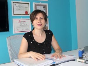 Cilt Bakımında Altın Standart Karbon Peelıng