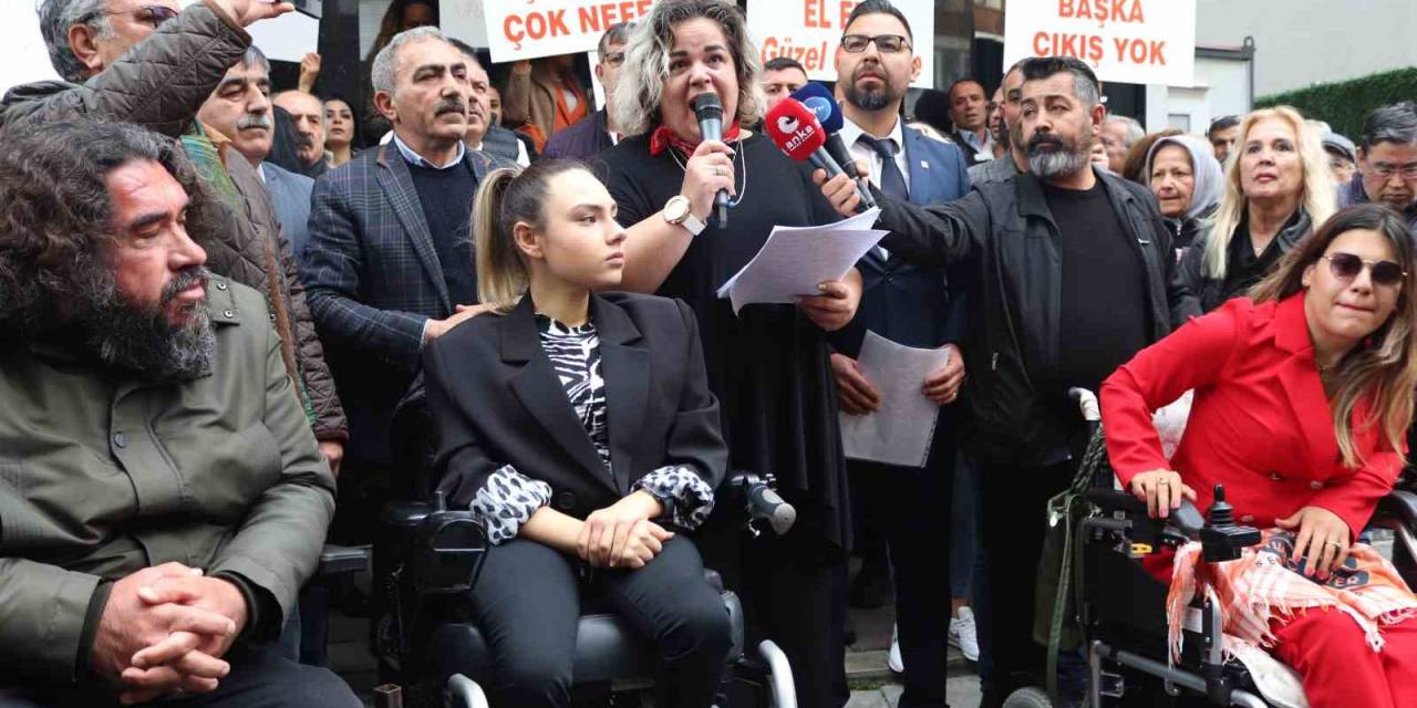 Tunç Soyer Destekçilerinden Chp İzmir İl Başkanlığı Önünde Protesto