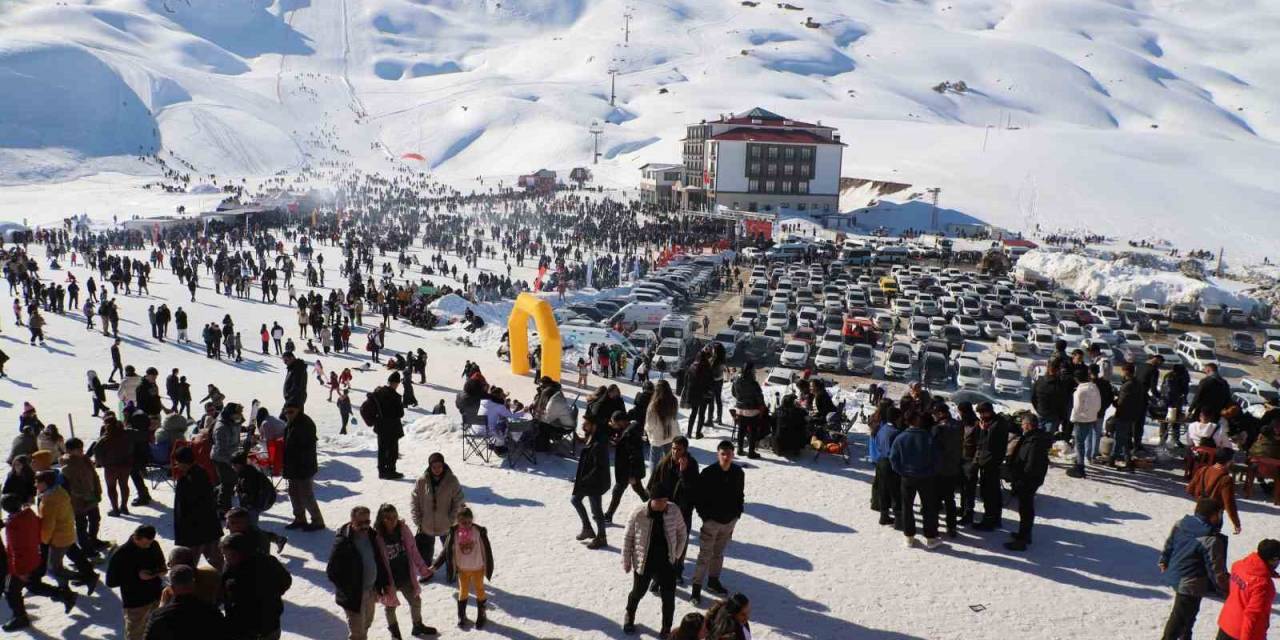 16 Bin Kişinin Katıldığı Hakkari 5. Kar Festivali Sona Erdi