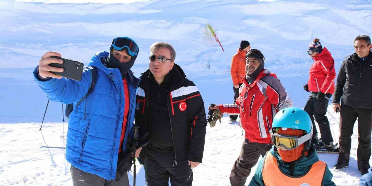 Ergan Dağı Kayak Merkezi’nde Hafta Sonu Yoğunluğu