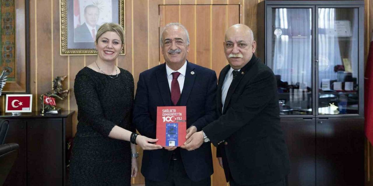 "Sağlıkta Cumhuriyetin 100. Yılı" Kitaplaştırıldı