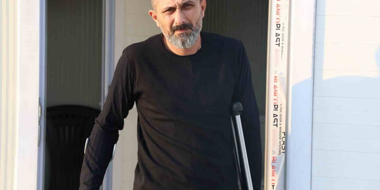 Enkaz Altında Cep Telefonuyla Videosunu Çekmişti: “Mezardan Da Dar Bir Yerde 4 Gün Kaldım”