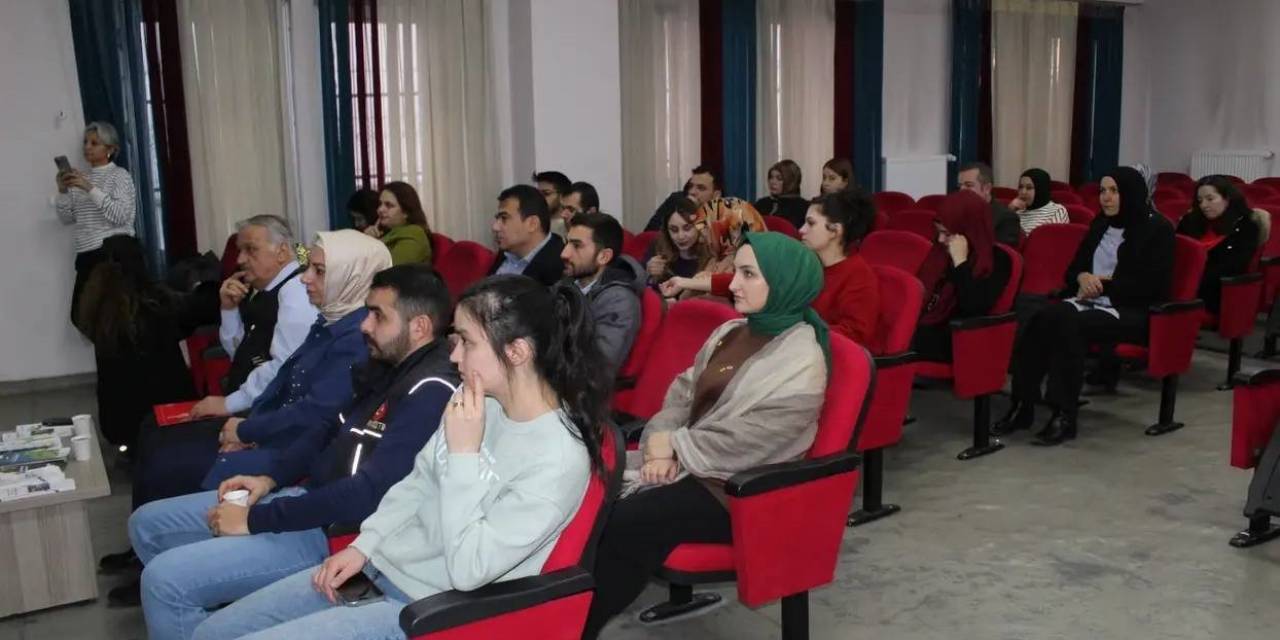 Bayburt’ta ’en İyi Narkotik Polisi: Anne’ Ve Tütün Bağımlılığı Konularında Eğitim Verildi