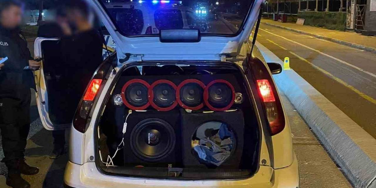 Beylikdüzü’nde Drift Atan Sürücü Kamerada