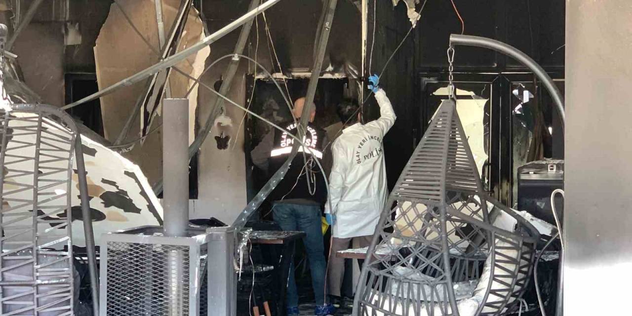 Dans Ve Sanat Akademisi Kursunda Çıkan Yangında Maddi Hasar