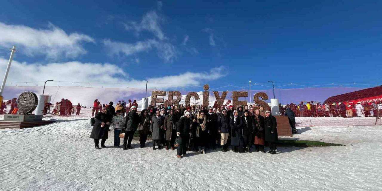 Büyükşehir’den Erciyes’i Yakından Hiç Görmeyen Ziya Gökalp Mahallesi Sakinlerine Jest