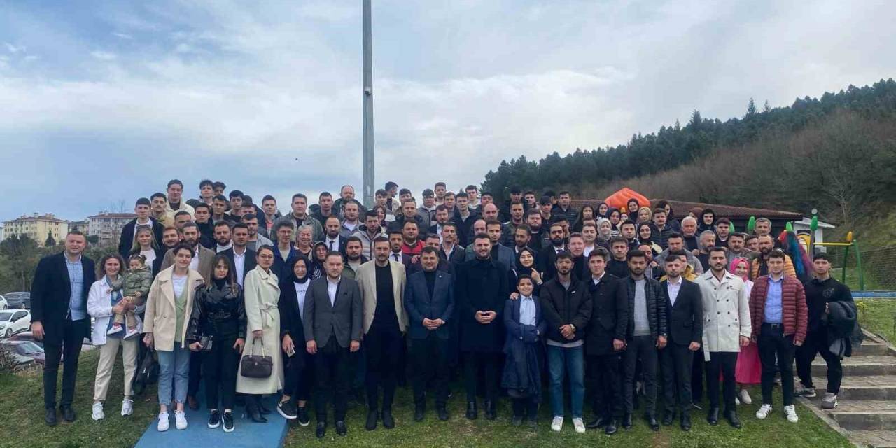 Öztürk, Gençlerle Bir Araya Geldi