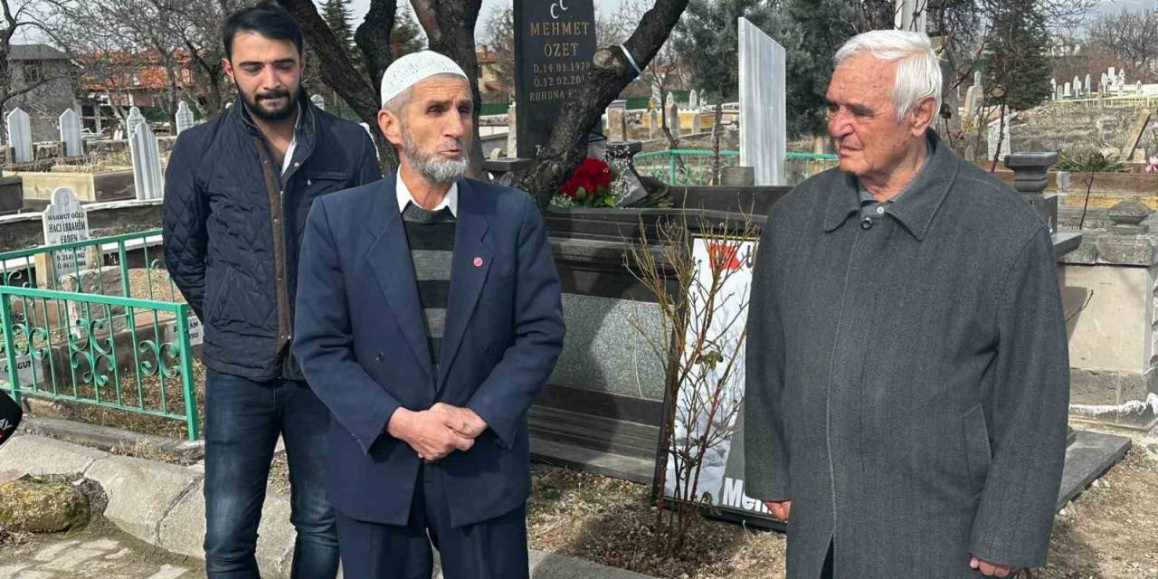 İş Adamı Mehmet Özet Kabri Başında Anıldı