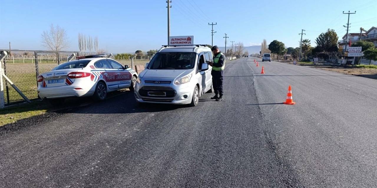 Balıkesir’de Jandarma Aranan 61 Şahsı Yakaladı