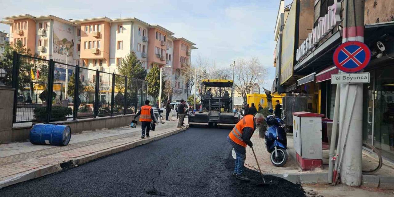 Osmangazi’de Asfalt Mesaisi Hız Kesmiyor