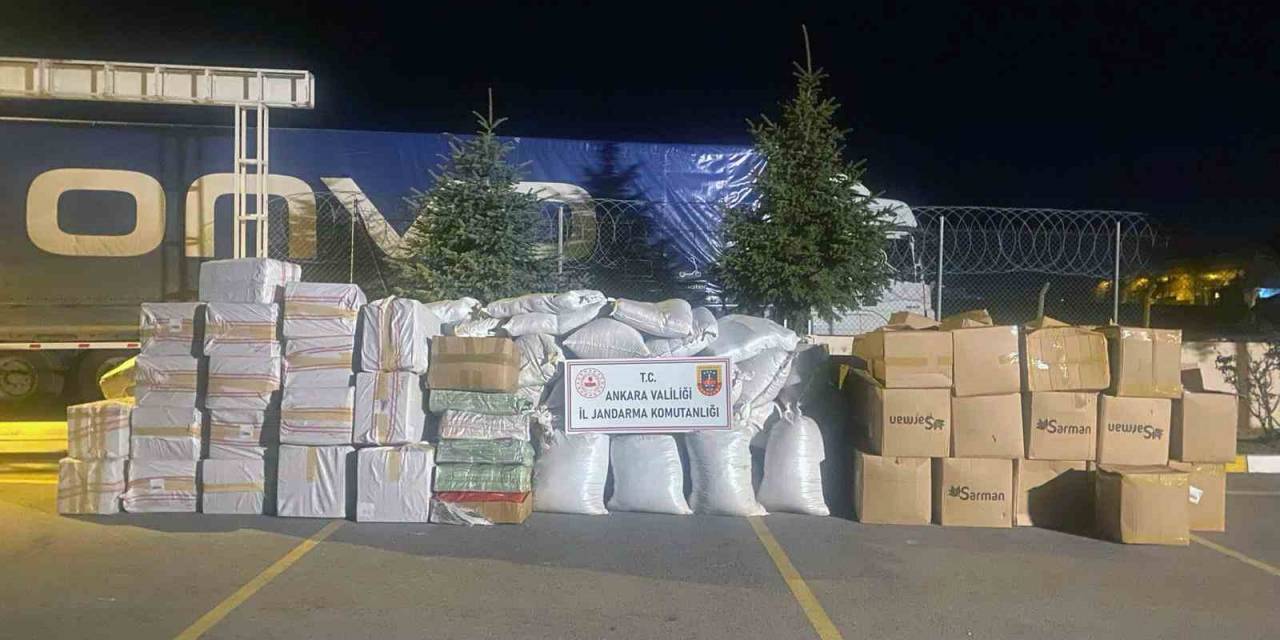 Piyasa Değeri 5 Milyon Tl Değerinde Kaçak Cep Telefonu Ve Aksesuar Ele Geçirildi