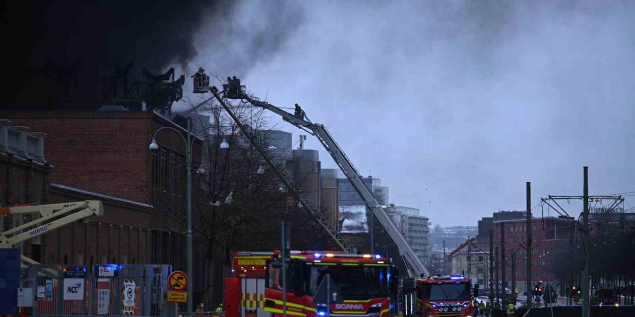 İsveç’teki Su Parkında Şiddetli Yangın