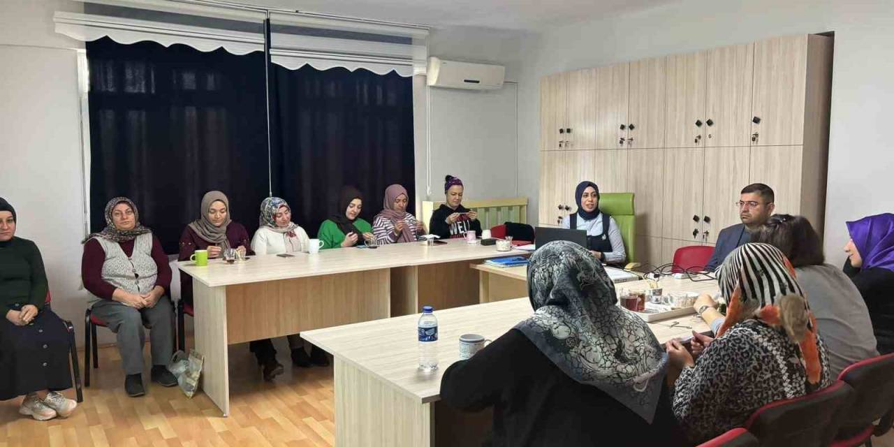 Aile Destek Merkezi’nde Madde Bağımlılığı Eğitimi Verildi