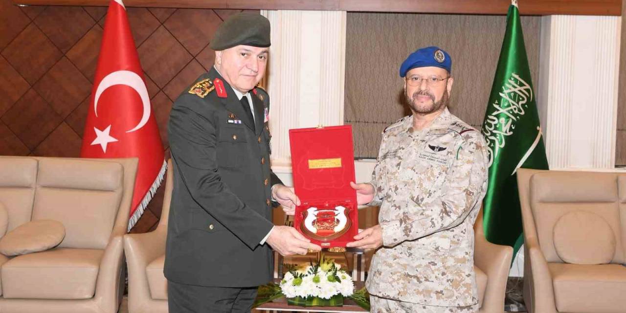 Genelkurmay Başkanı Gürak. Suudi Mevkidaşı İle Görüştü