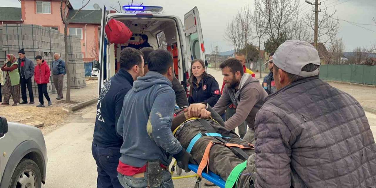 62 Yaşındaki İnşaat İşçisi Merdivenlerden Düşerek Yaralandı