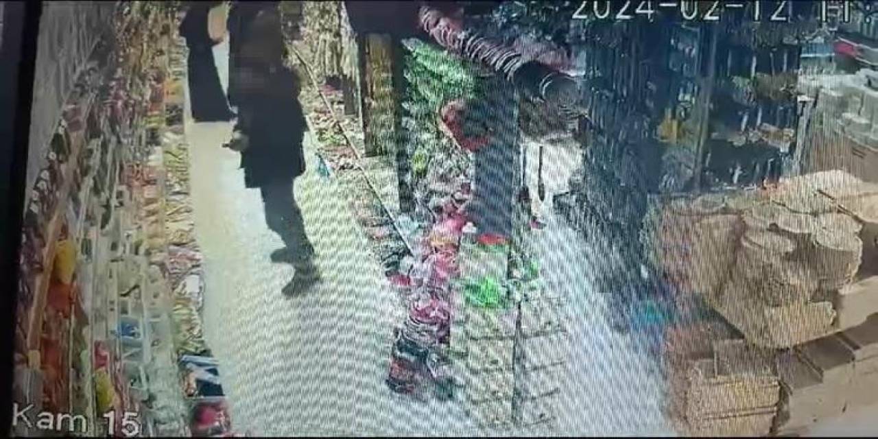 Bursa’da Çaldığı Ürünleri Montuna Saklayan Hırsız Kamerada