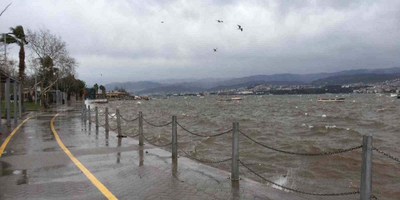 İzmit Körfezi’nde Fırtına