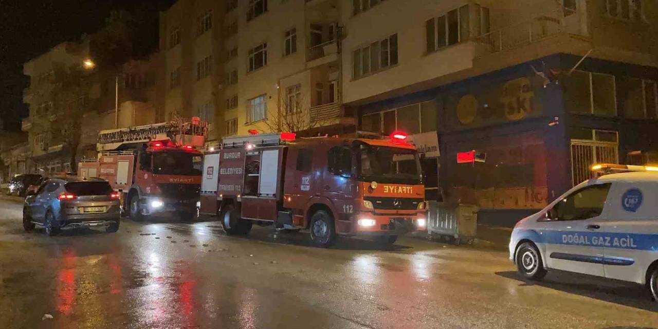 Burdur’da Bodrum Katta Korkutan Yangın