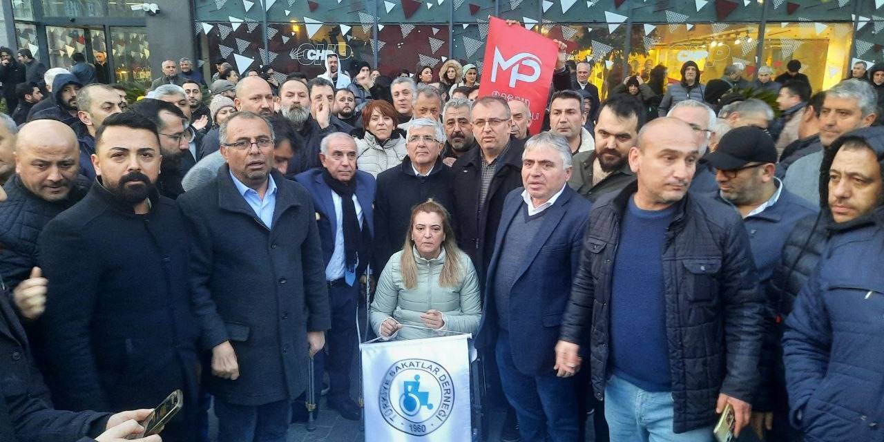 Chp’lilerden İstanbul İl Başkanlığı Önünde Protesto