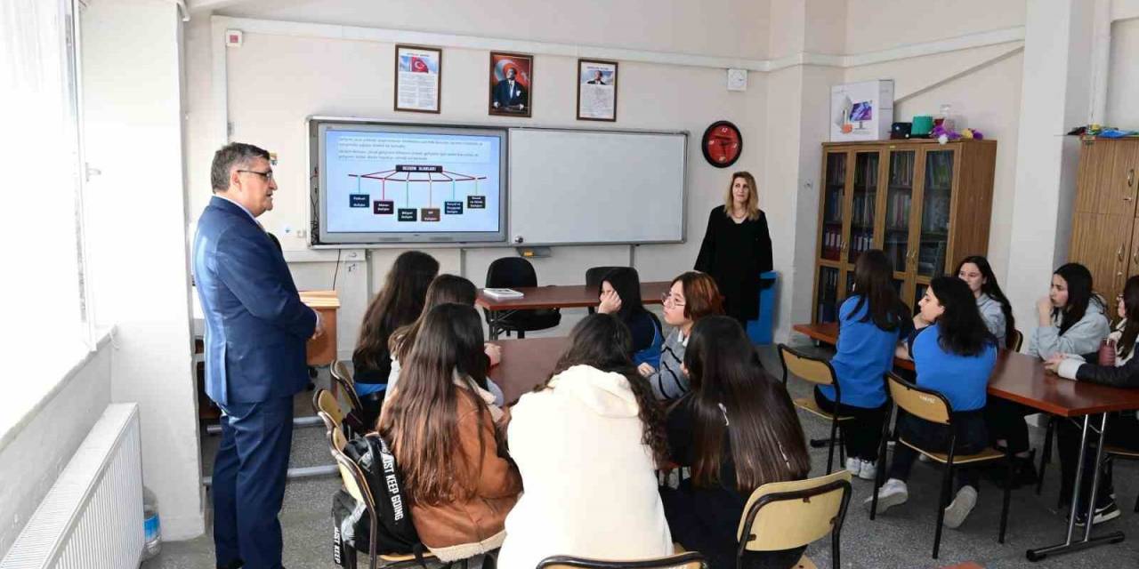 Özarslan: “Meslek Liseleri Ülkemizin İstihdamına Önemli Katkılar Sağlıyor"