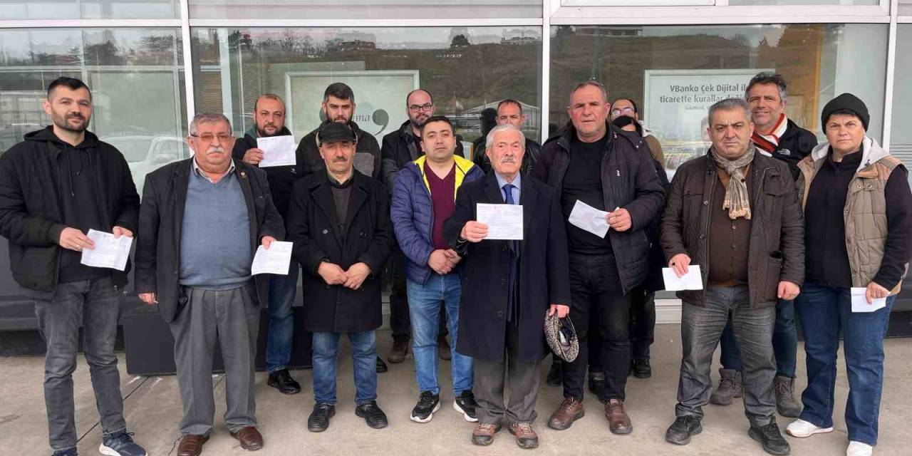 Balıkçı Kenan Ve Yerel Gazeteciler, Depremzede Vatandaşları Unutmadı