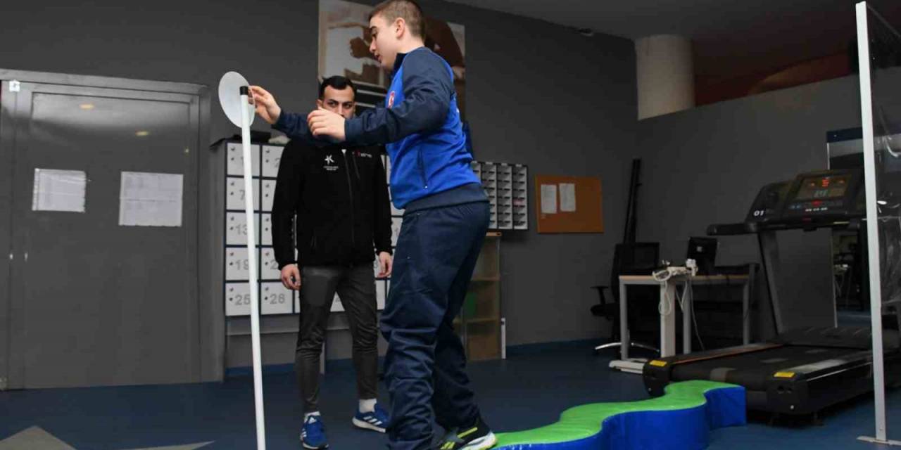Küçükçekmece’de Engelli Çocuklara Spor Eğitimi Veriliyor