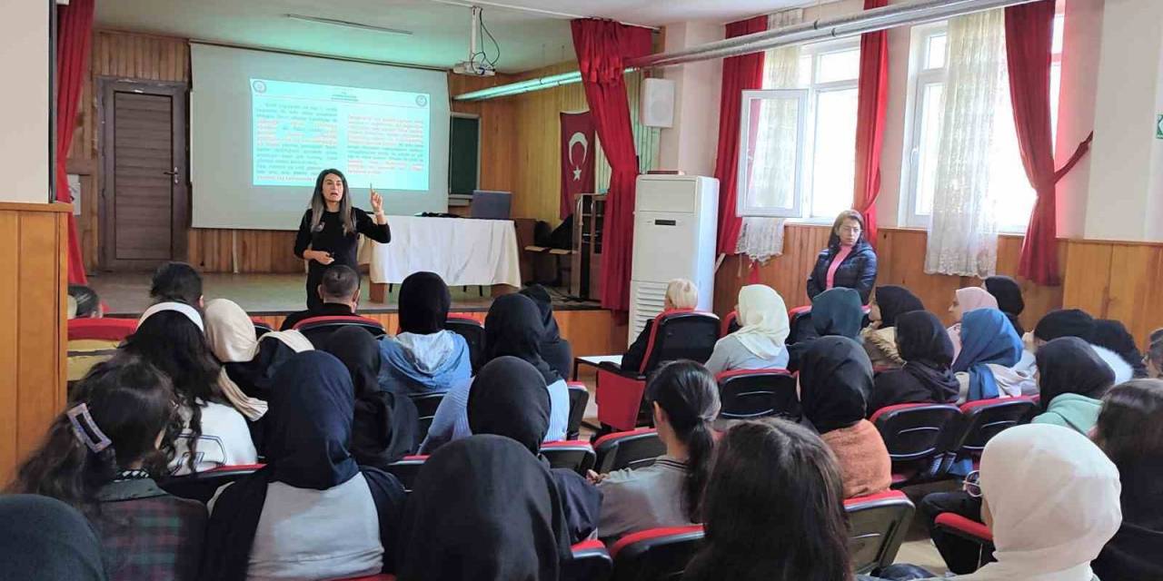 Mersin Emniyeti Öğrencilere Yönelik Bilgilendirme Çalışması Gerçekleştirdi