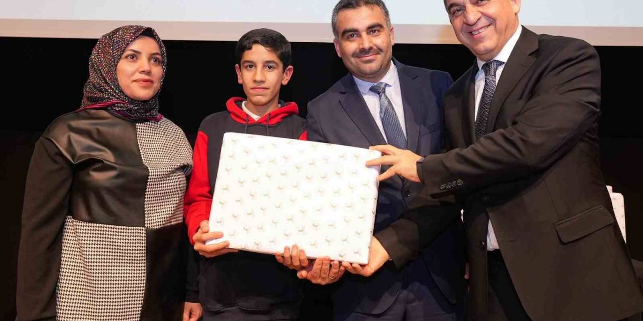 Tarihini En İyi Bilen Öğrenciler Ve Okulları Ödüllendirildi