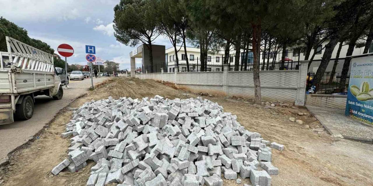 Karacasu İlçe Devlet Hastanesi’nin Yolları Yapılıyor