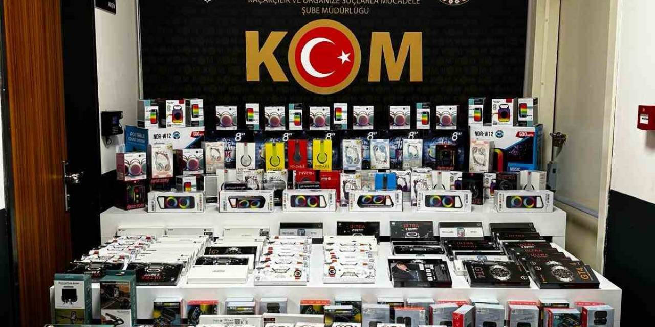 Kaçak Telefon Kılıfı Ve Elektronik Ürünler Ele Geçirildi