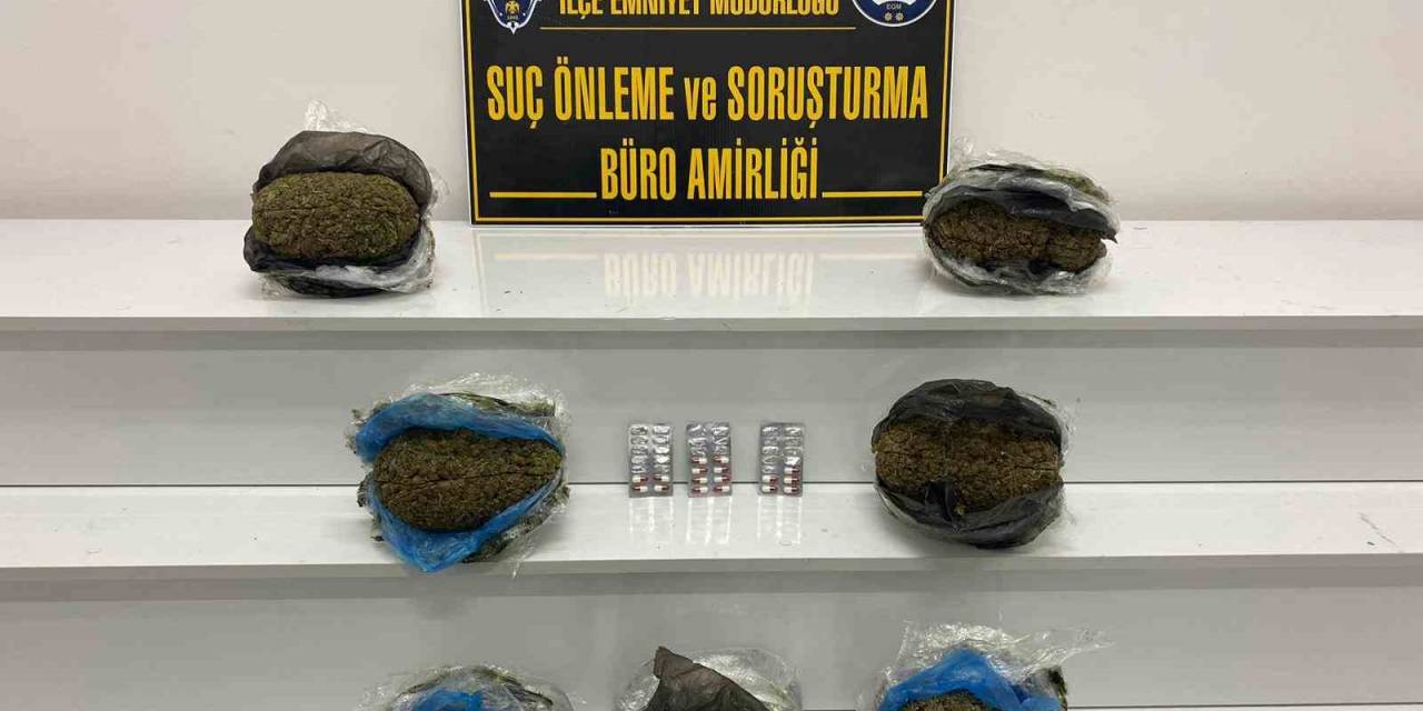 Otobüsteki Yolcunun Valizinden 7 Kilo 992 Gram Esrar Ele Geçirildi