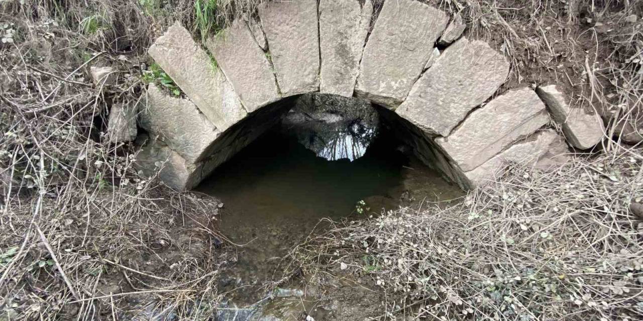 Tarihi Köprü Yıllara Meydan Okuyor
