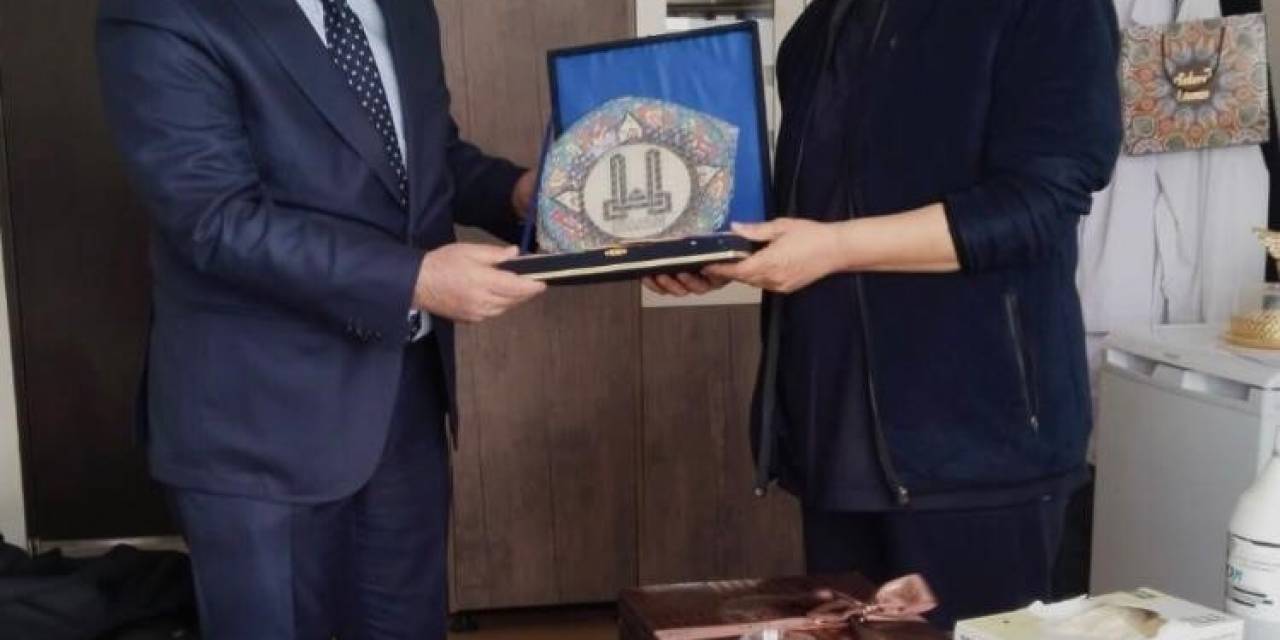 Kent Konseyi’nden Prof. Dr. Akçay’a Hizmet Teşekkürü