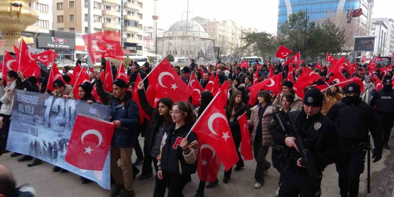 Van’da "120 Kahraman Çocuk" Anısına Yürüyüş Düzenlendi