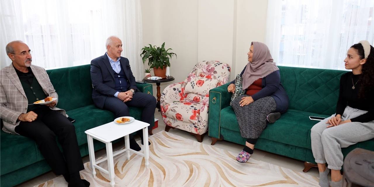 Akdeniz Belediyesi’nin "Onkobüs Servisi" Kanser Tedavisi Gören Vatandaşları Mutlu Ediyor