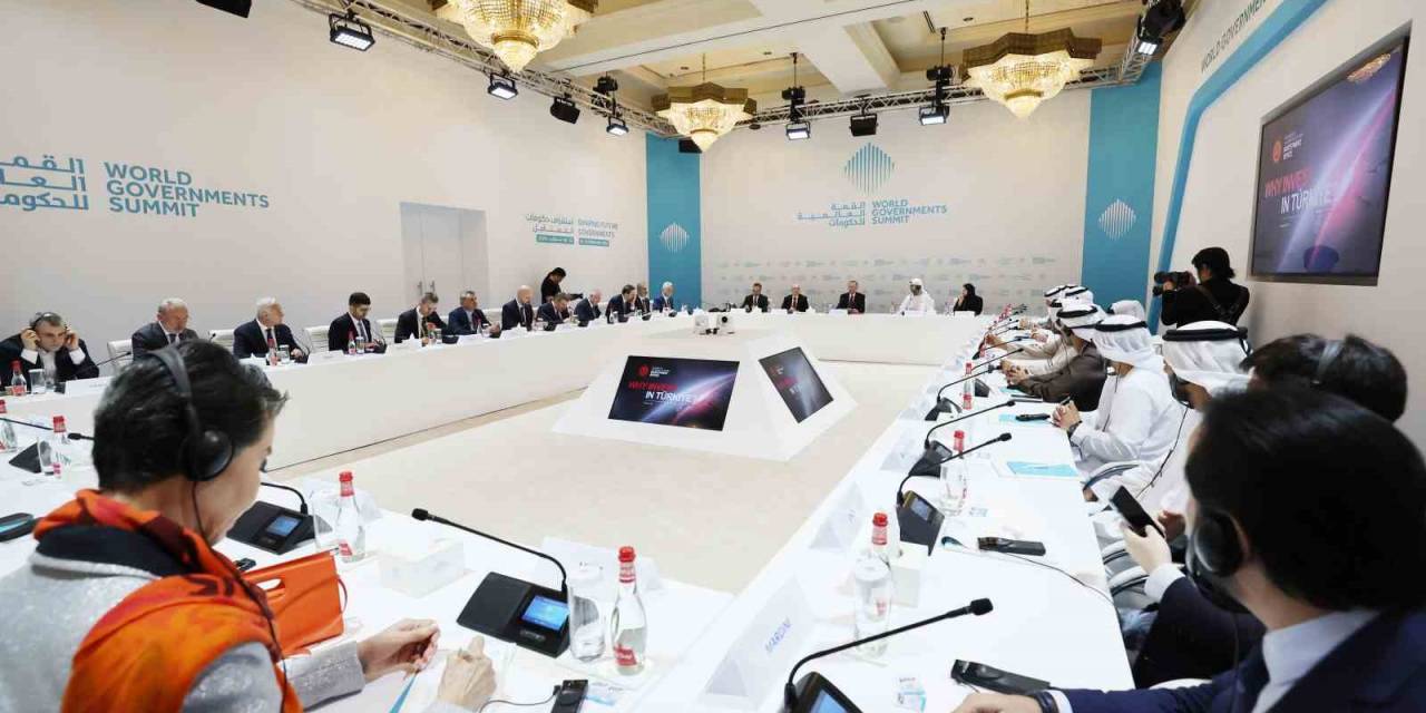 Cumhurbaşkanı Erdoğan, Dubai’de Uluslararası Yatırım Şirketleri Ve Emirlik Ailelerine Ait Şirketlerin Temsilcileriyle Bir Araya Geldi