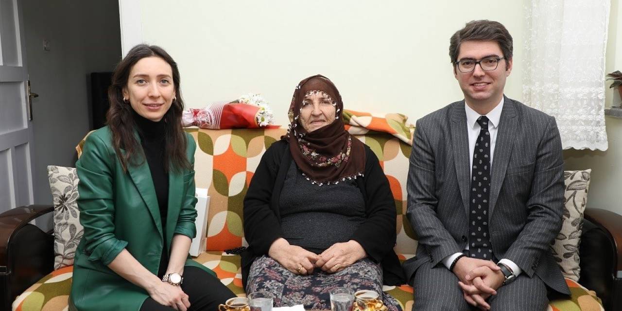 73 Yaşındaki Güler Teyze’ye Doğum Günü Sürprizi