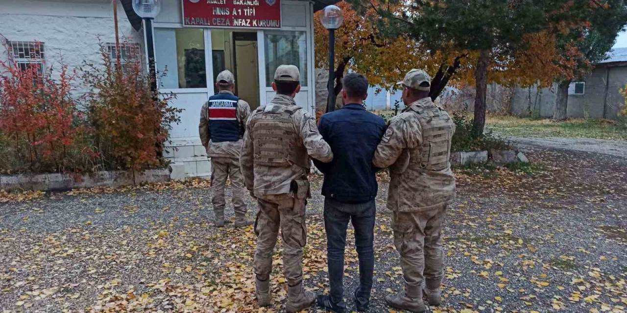 Aranan Şahıslar Jandarmadan Kaçamadı