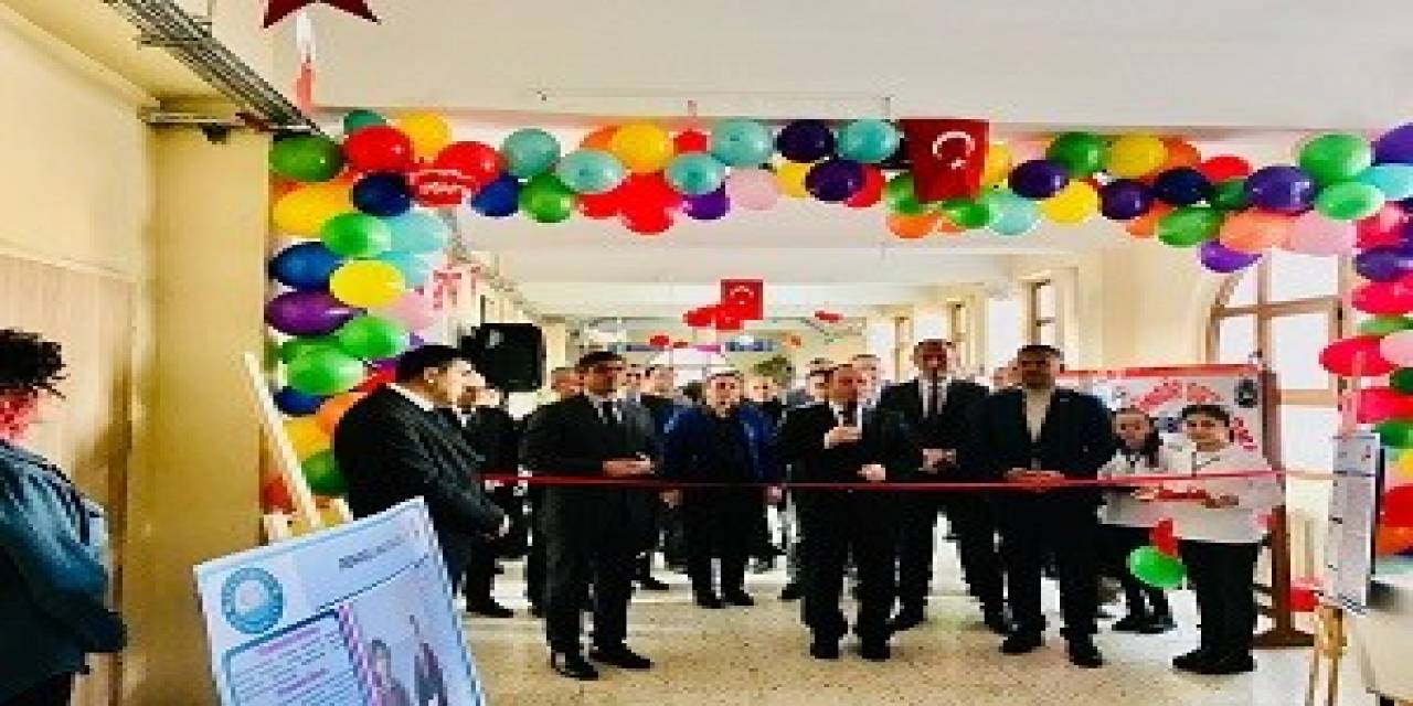 Faik Güngör Ortaokulu’nda Bilim Fuarı Proje Sergisi