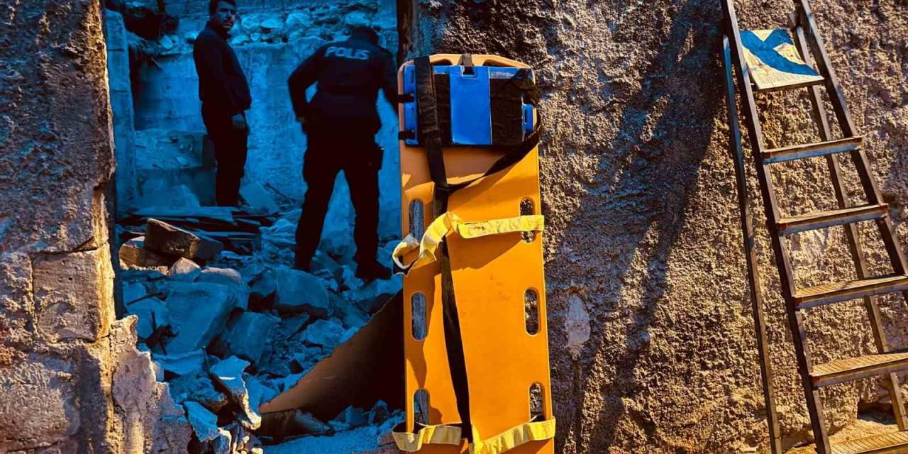 Şanlıurfa’da 2 Katlı Ev Çöktü: 1 Kişi Enkaz Altında Kaldı