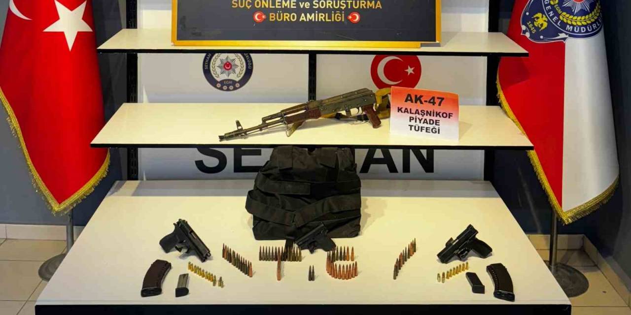 Polisin Operasyon Yaptığı Evden Uzun Namlulu Silah Ve Tabancalar Çıktı