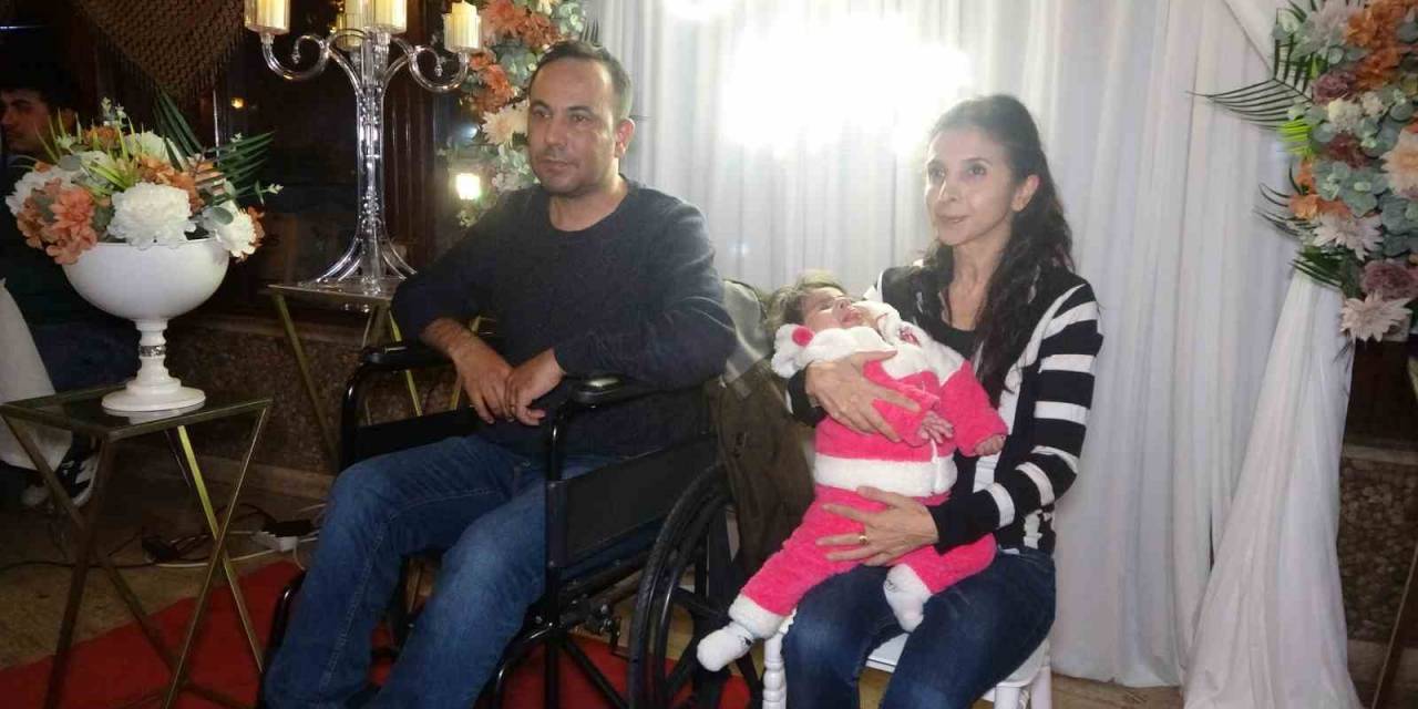 Depremzede Çift 14 Şubat Sevgililer Günü’nde Gözyaşlarını Tutamadı