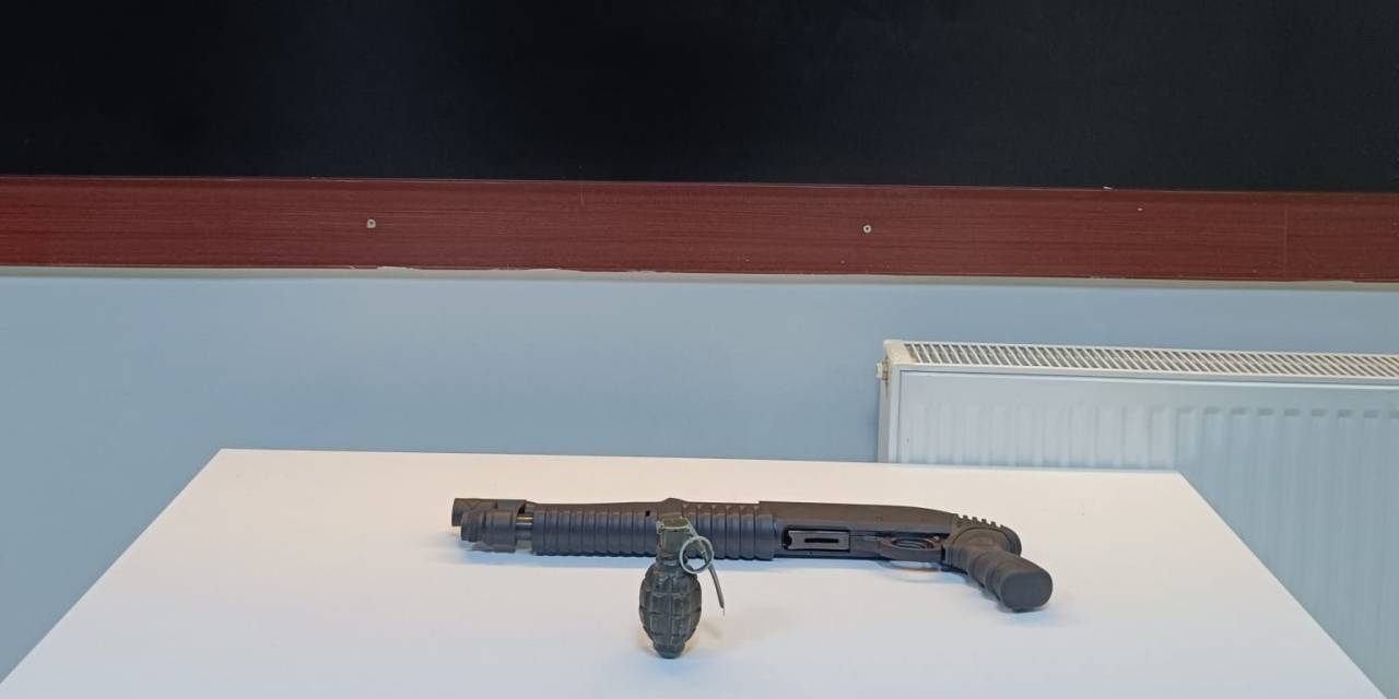 Ev Aramasında El Bombası Bulundu