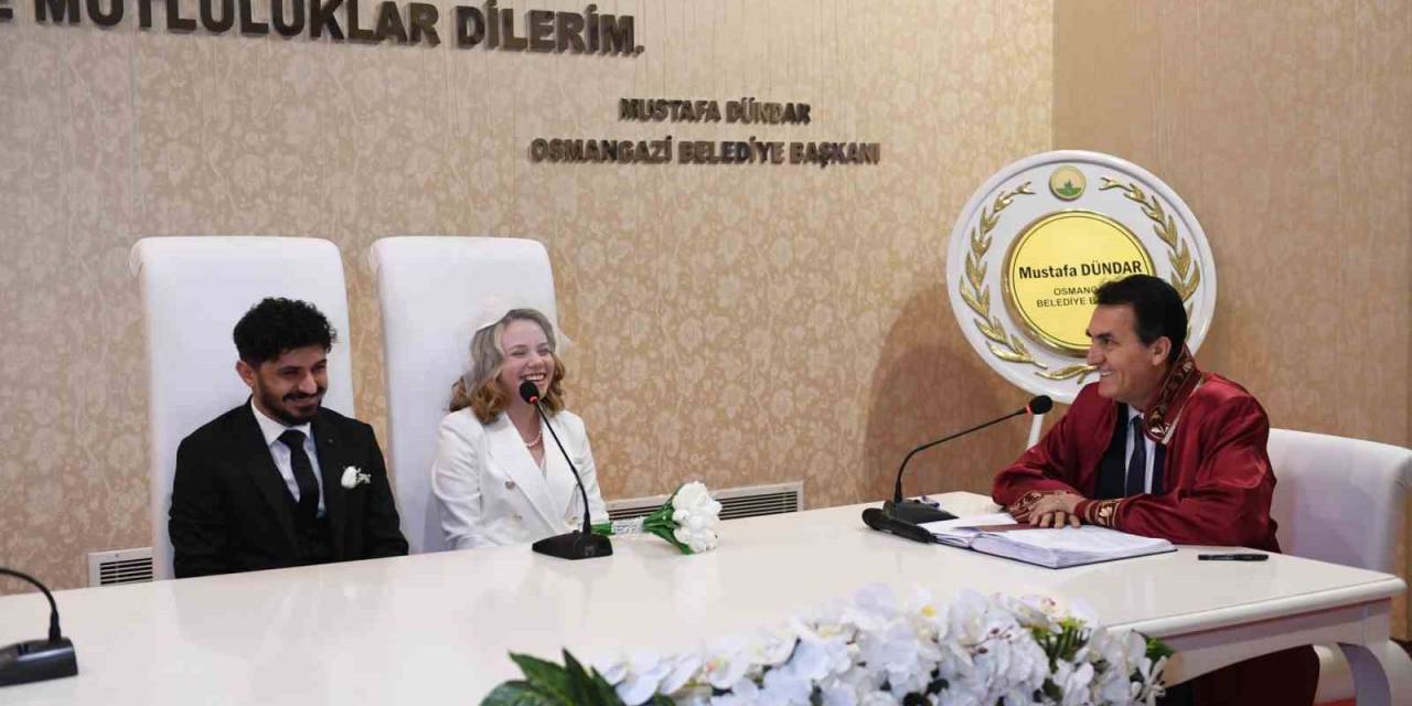 Dünya Evine Giren Çifte Dündar’dan Sürpriz