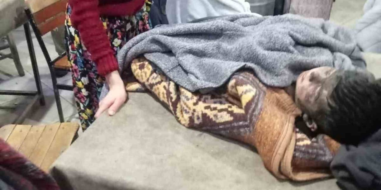 Jandarma Gözünü Kırpmadan Fosseptik Çukuruna İnip Küçük Aras’ı Ölümden Kurtardı