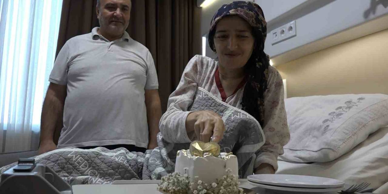 Tedavi Gören Hasta Ve Eşine Sürpriz