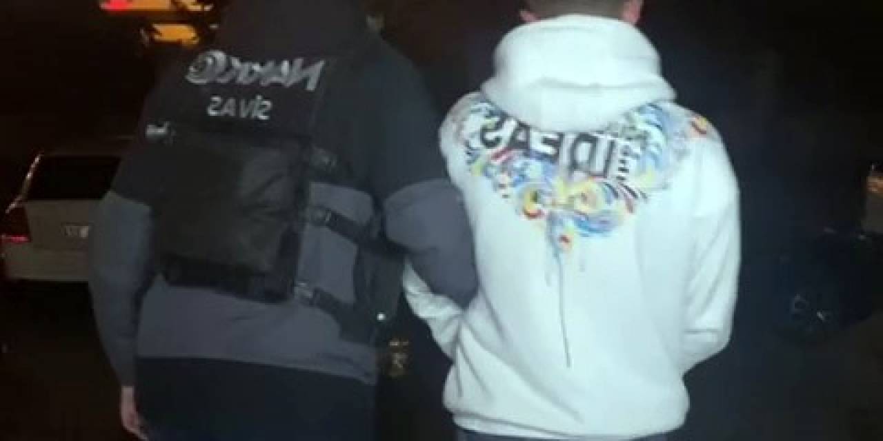 Uyuşturucuyu Kağıt Mendile Emdiren Şahıs Tutuklandı