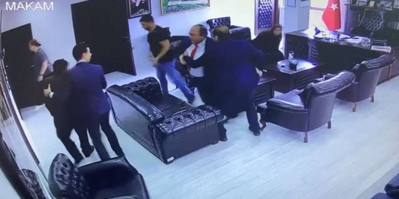 Artvin Belediye Başkanı Elçin’in, 2 Yıl Önce Makamında, 85 Yaşlarındaki Şahsı İttiği Görüntüler Ortaya Çıktı