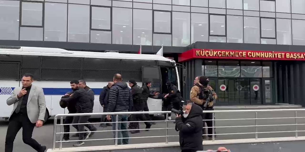 Küçükçekmece’deki Saldırıya İlişkin Gözaltına Alınan 22 Şüpheli Daha Adliyeye Getirildi